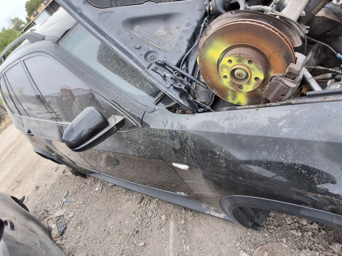 Knuckle Hub Rear Driver Side 2007 - 2013 BMW X5