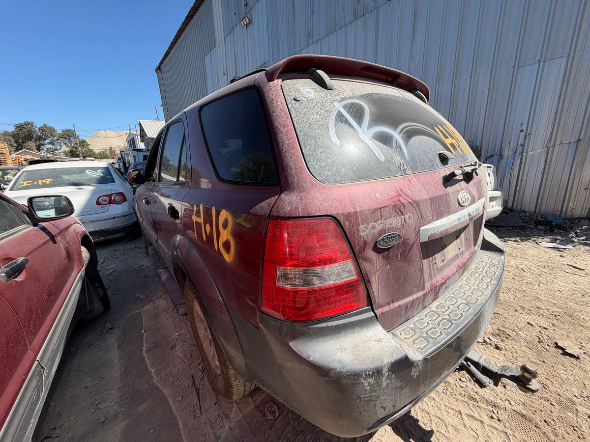 Wheel Hub Rear Passenger Side 2003 - 2009 Kia Sorento