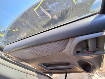 Seat Belt Second Row Driver Side 2004 - 2010 Toyota Sienna