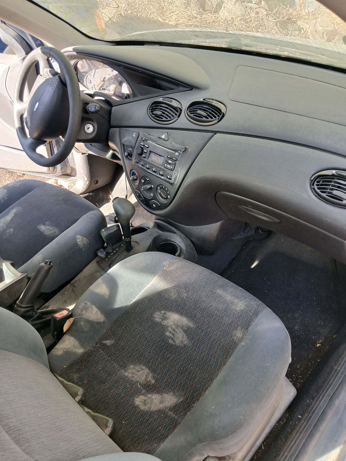 Tail Light Passenger Side 2000 - 2007 Ford Focus