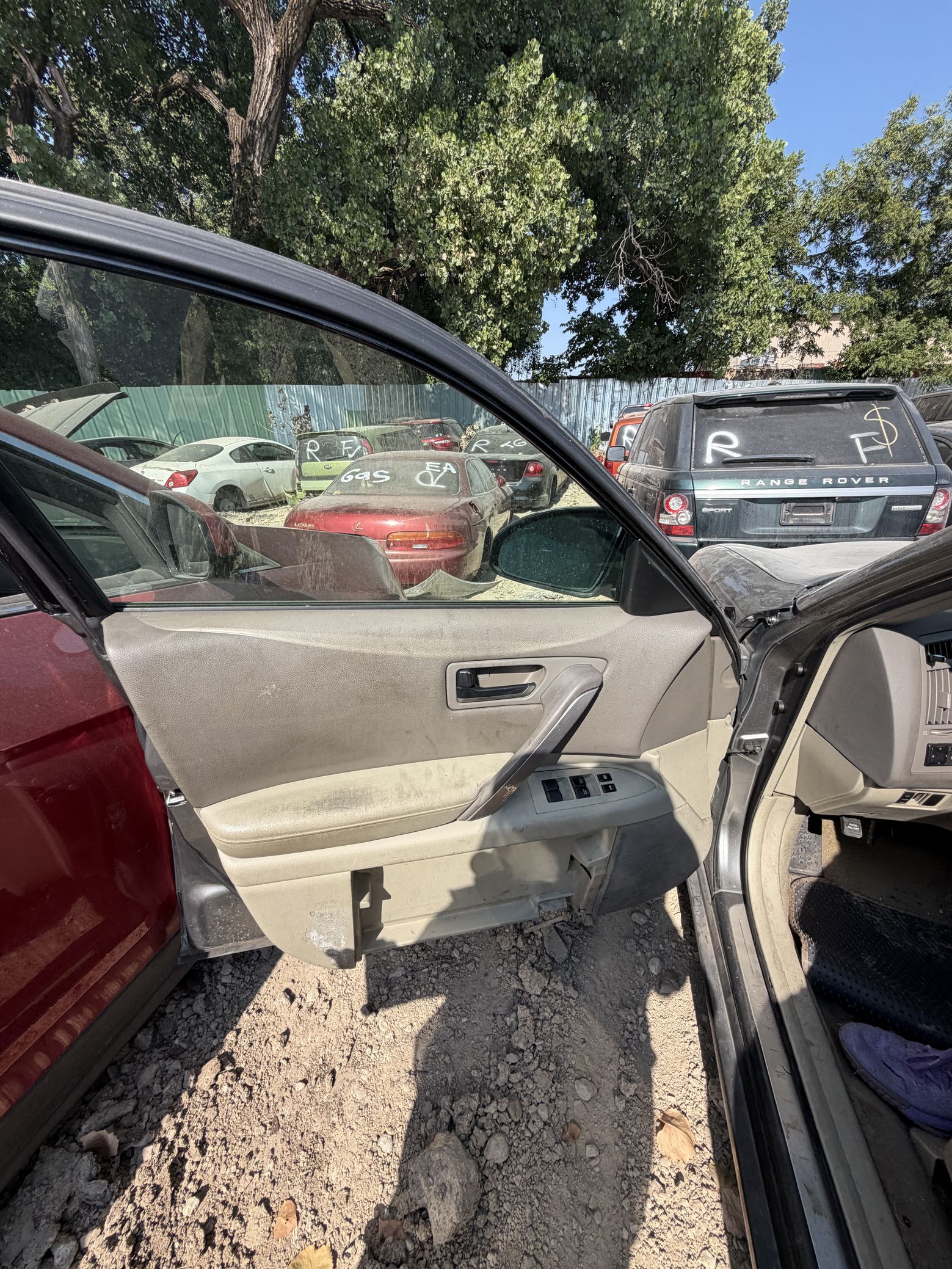 Fuse Box Engine Compartment 2003 - 2008 INFINITI FX35