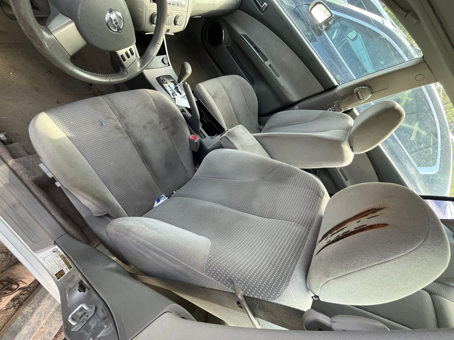 Seat Belt Front Driver Side 2002 - 2006 Nissan Altima