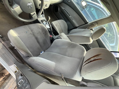 Strut Assembly Front Driver Side 2002 - 2006 Nissan Altima