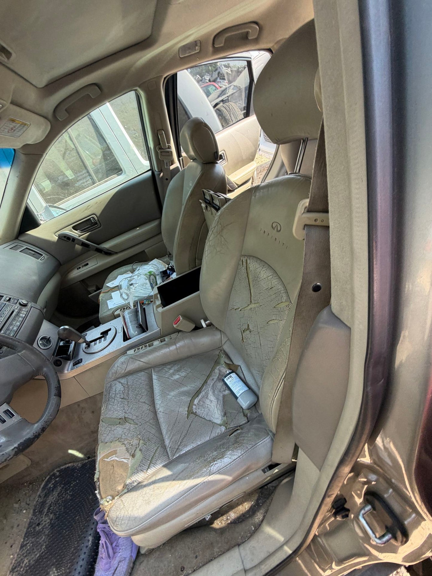 Fuse Box Engine Compartment 2003 - 2008 INFINITI FX35