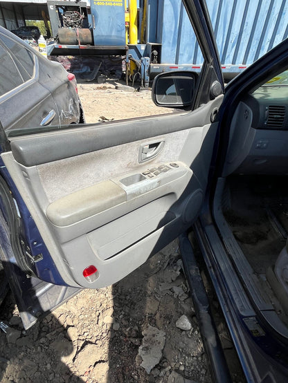 C-Pillar Trim Panel Passenger Side 2003 - 2009 Kia Sorento