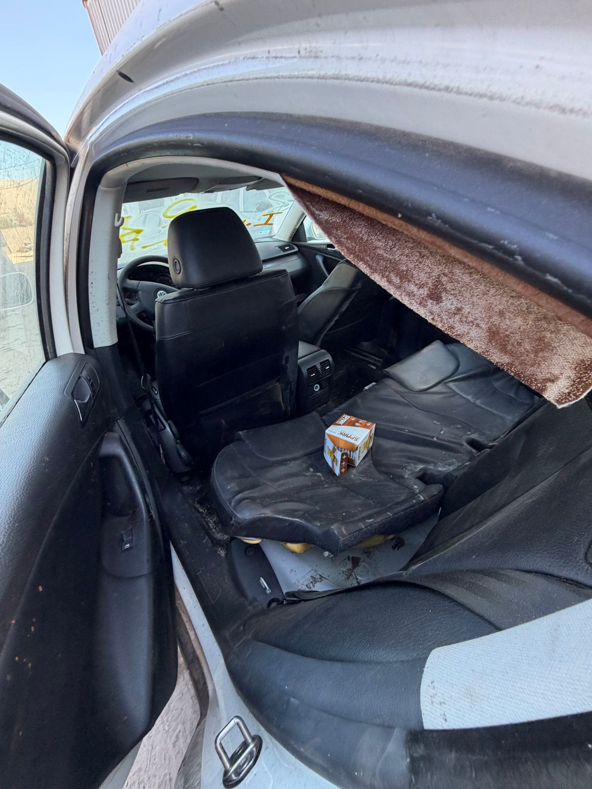 Knuckle Hub Front Passenger Side 2006 - 2010 Volkswagen Passat