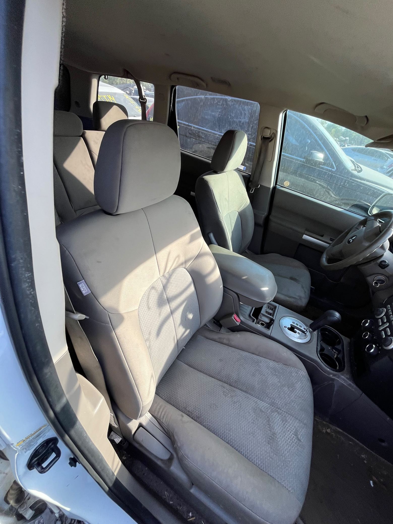 Window Regulator Front Passenger Side 2010 - 2011 Mitsubishi Endeavor