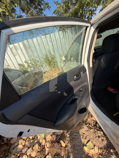 Headlight Passenger Side 2013 - 2019 Nissan Sentra