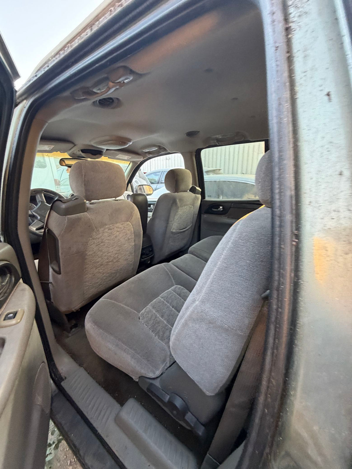 Seat Second Row Driver Side 2002 - 2006 GMC Envoy XL