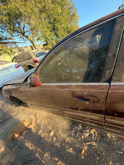 Door Window Glass Front Driver Side 2000 - 2005 Buick LeSabre