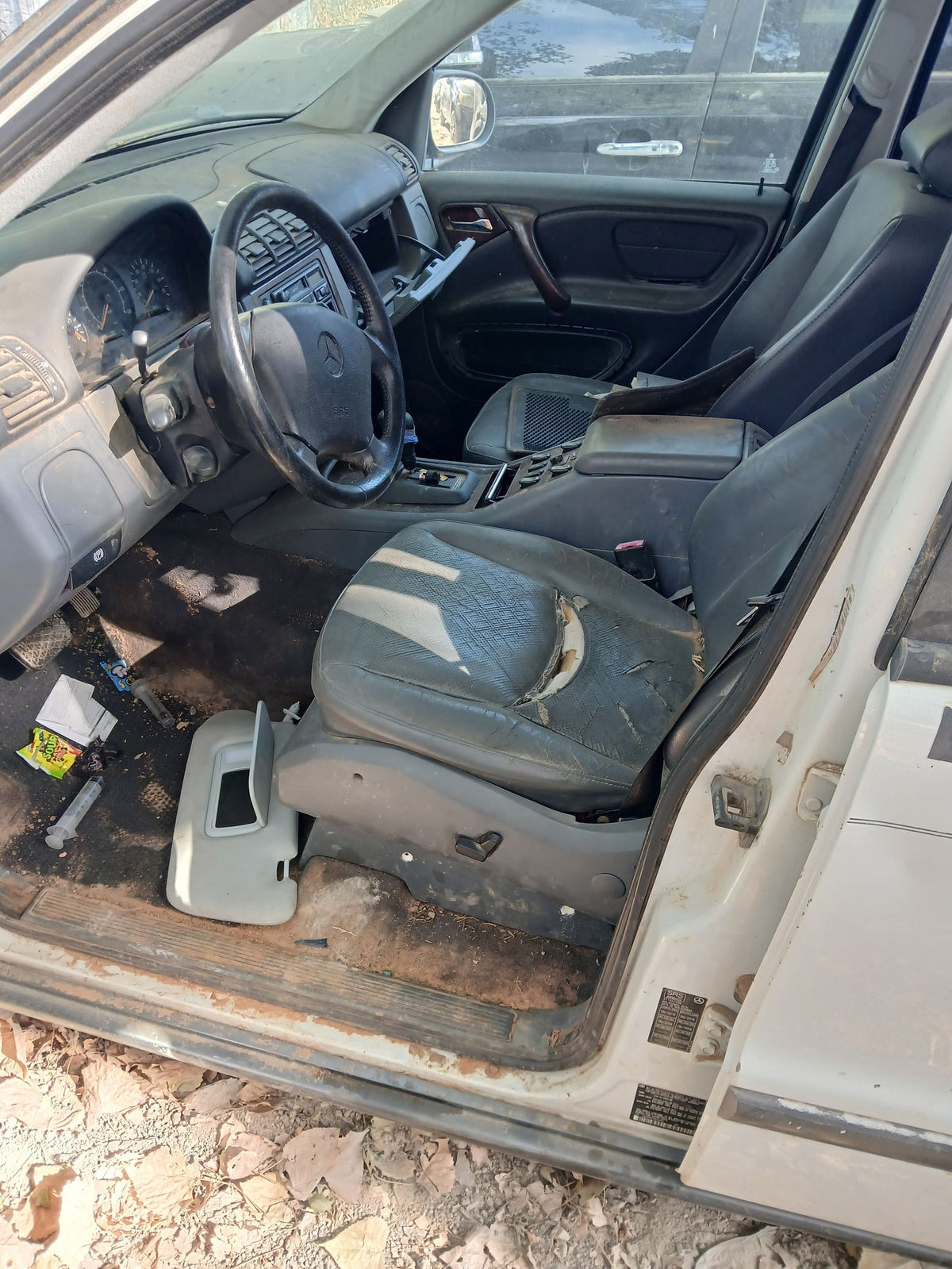 Tail Light Driver Side 1998 - 2005 Mercedes-Benz M-Class
