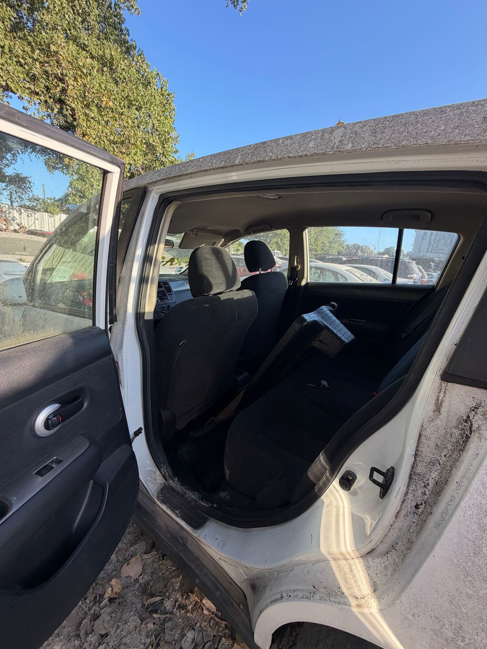 Headlight Driver Side 2007 - 2011 Nissan Versa
