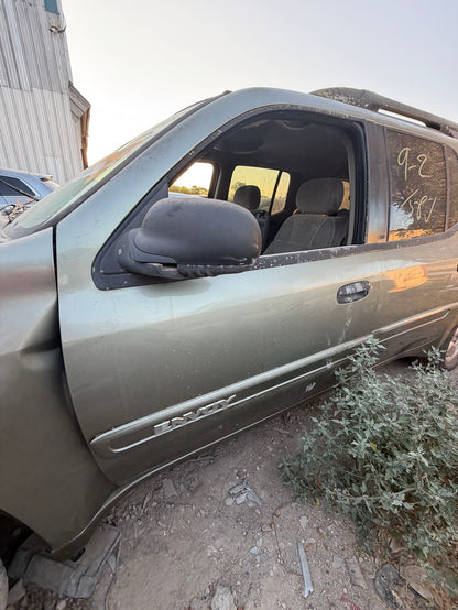 Headlight Passenger Side 2002 - 2006 GMC Envoy XL