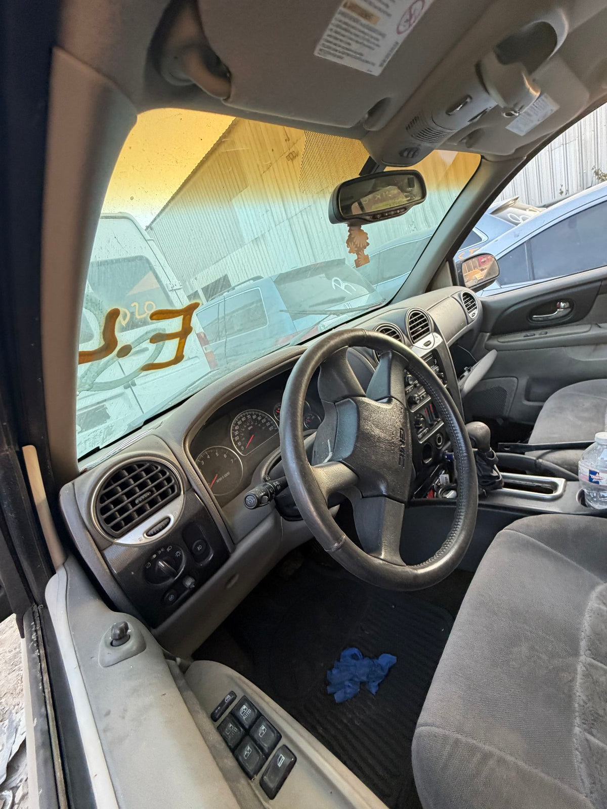 Headlight Passenger Side 2002 - 2006 GMC Envoy XL