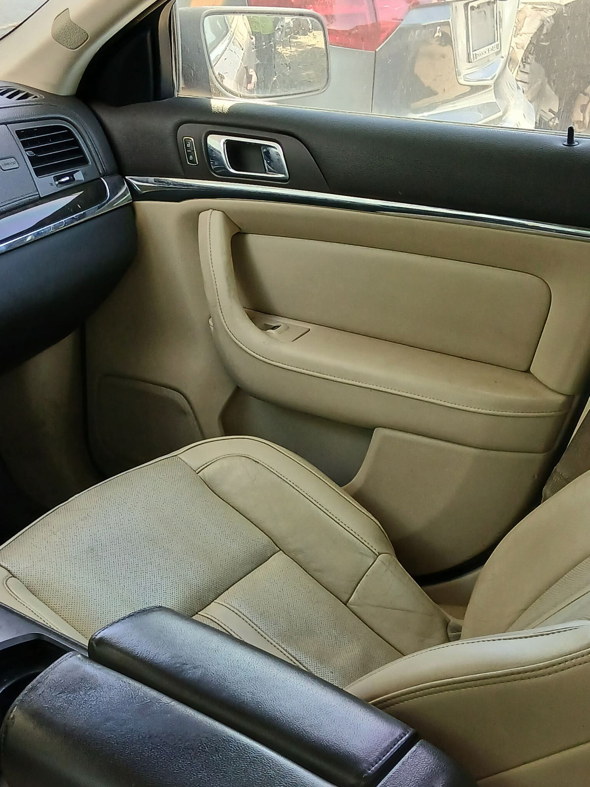 C-Pillar Trim Panel Passenger Side 2009 - 2016 Lincoln MKS