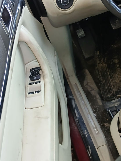 Tail Light Outer Passenger Side 2009 - 2016 Lincoln MKS