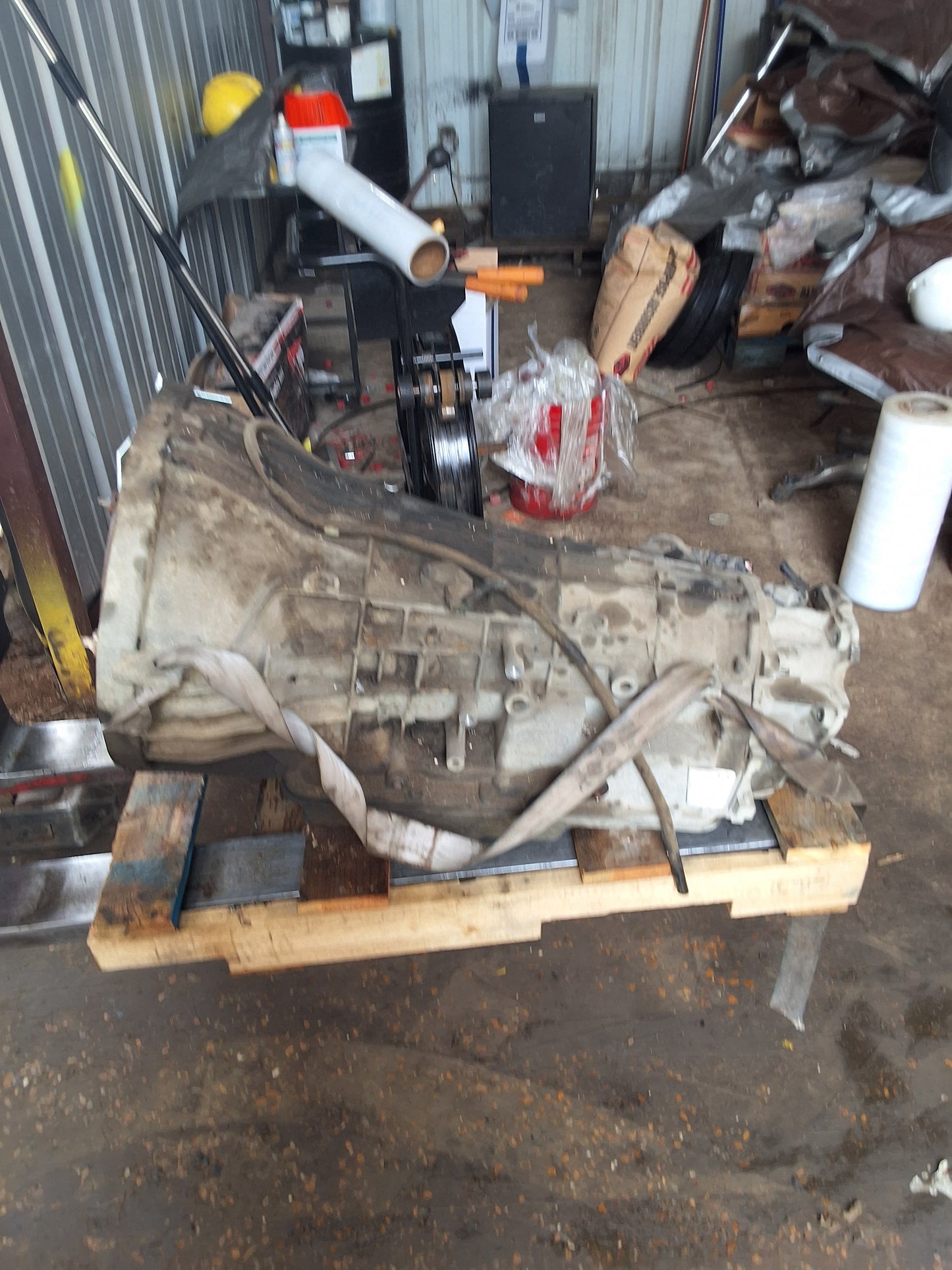 2002-2006 FORD F250- AUTOMATIC TRANSMISSION -#M18960