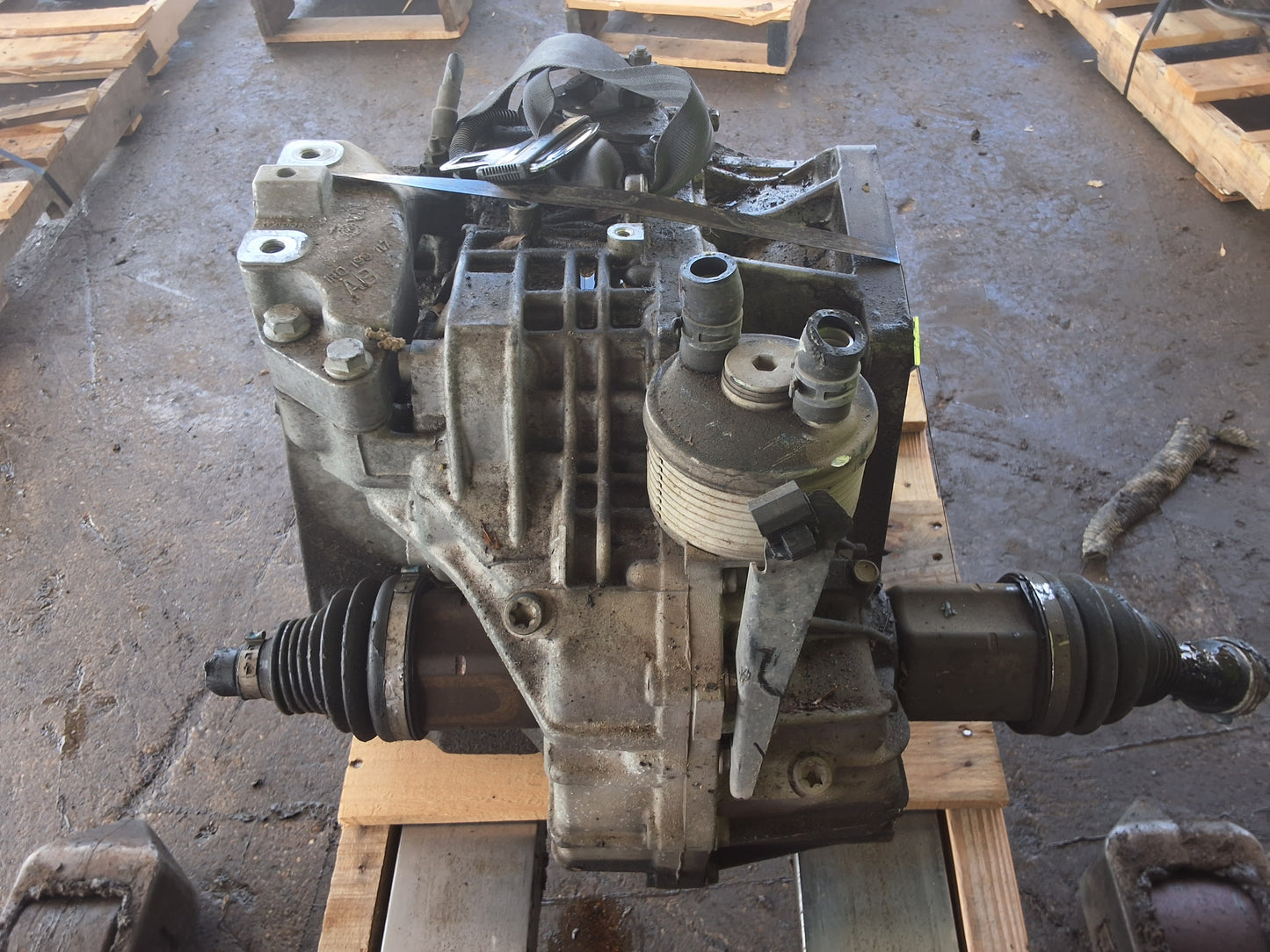2008-2014 VOLKSWAGEN JETTA  -  AUTOMATIC TRANSMISSION - #M19139
