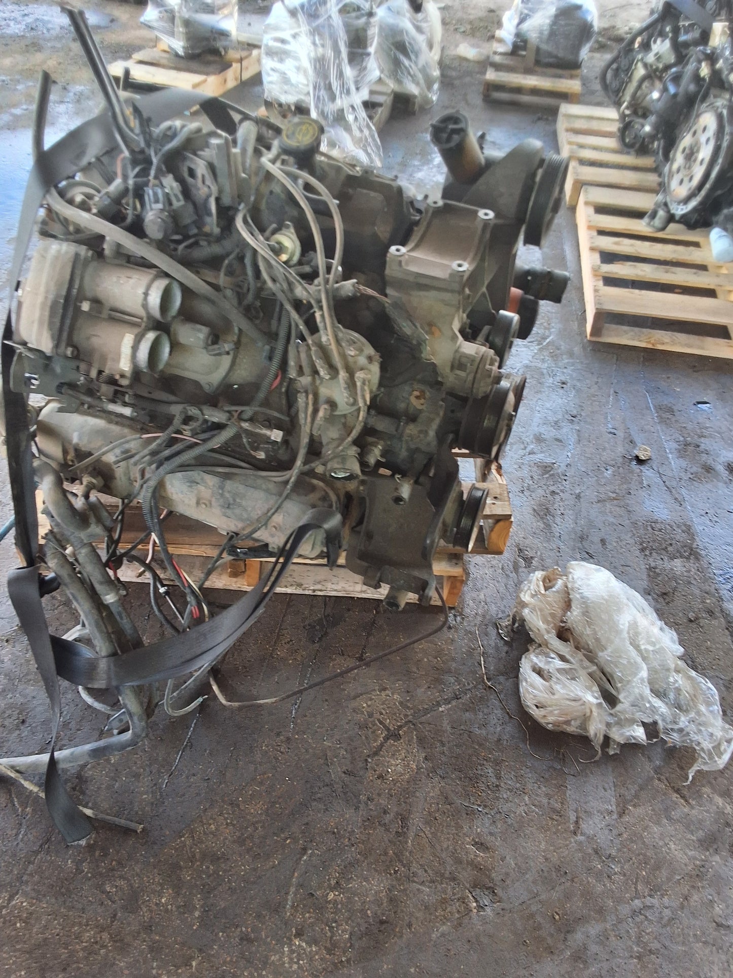 1992-1997 FORD F-350 7.5L Engine -#M18952