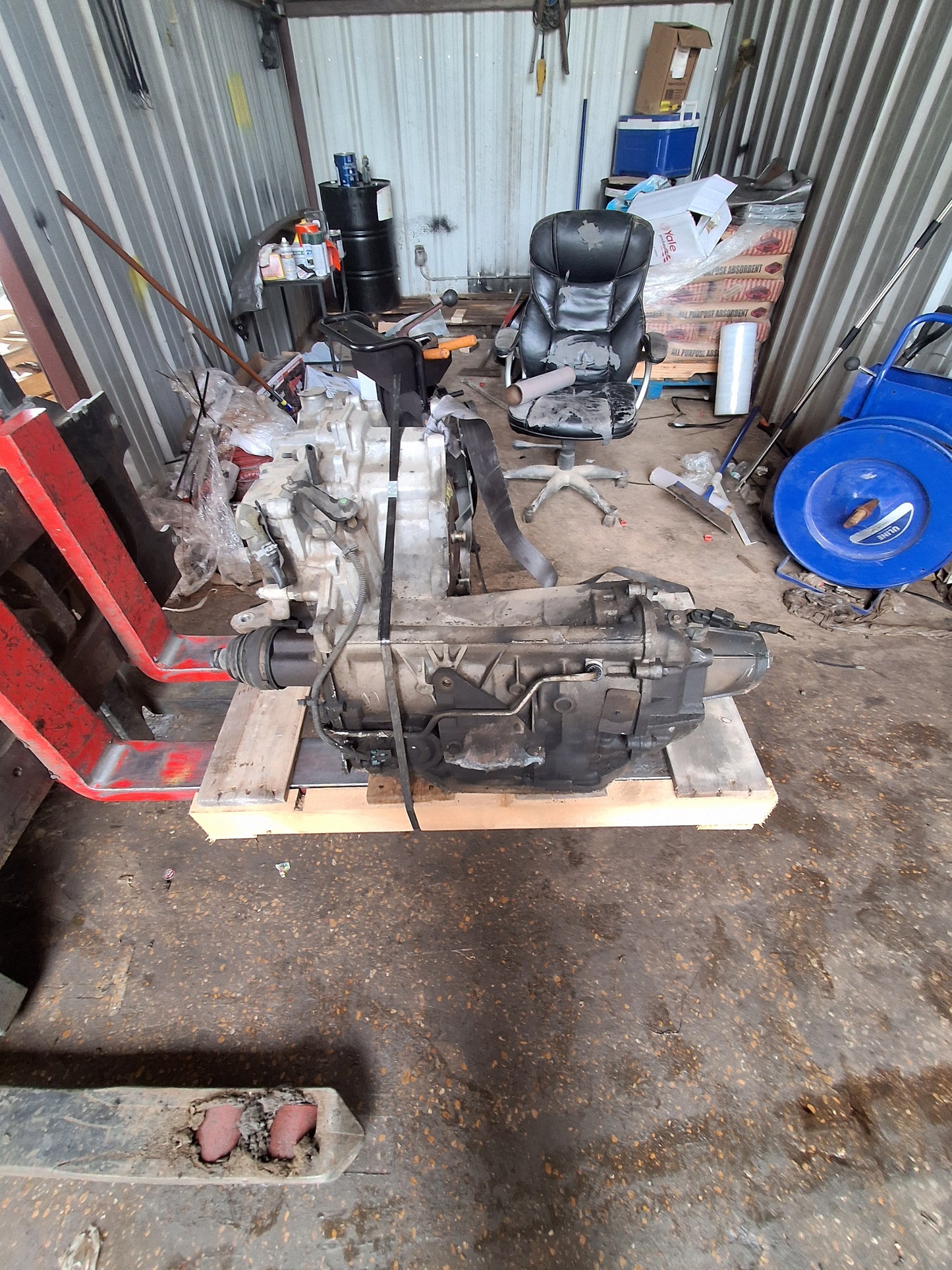 2004-2005 CADILLAC DEVILLE  -  AUTOMATIC TRANSMISSION - #M19081