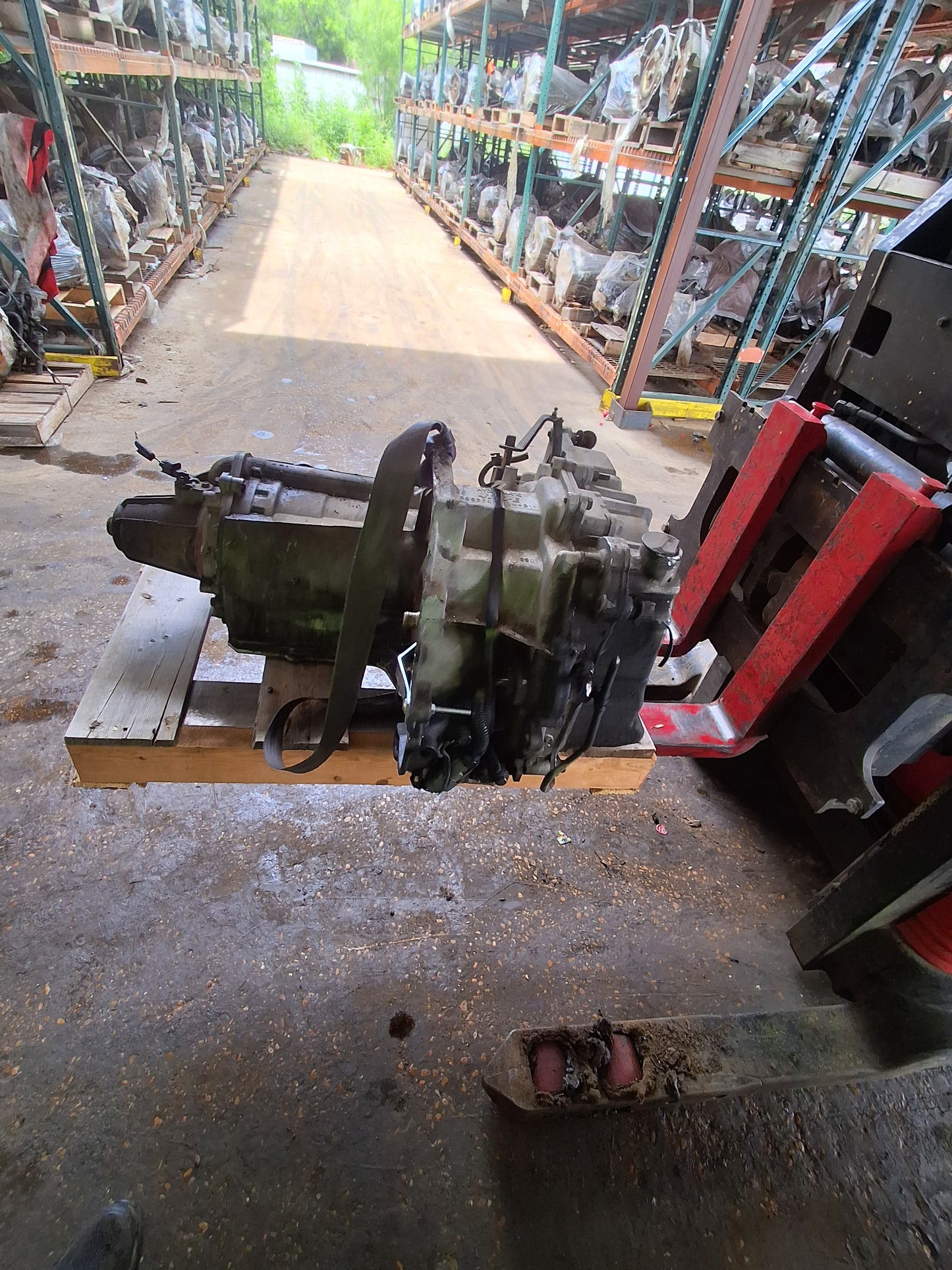 2004-2005 CADILLAC DEVILLE  -  AUTOMATIC TRANSMISSION - #M19081