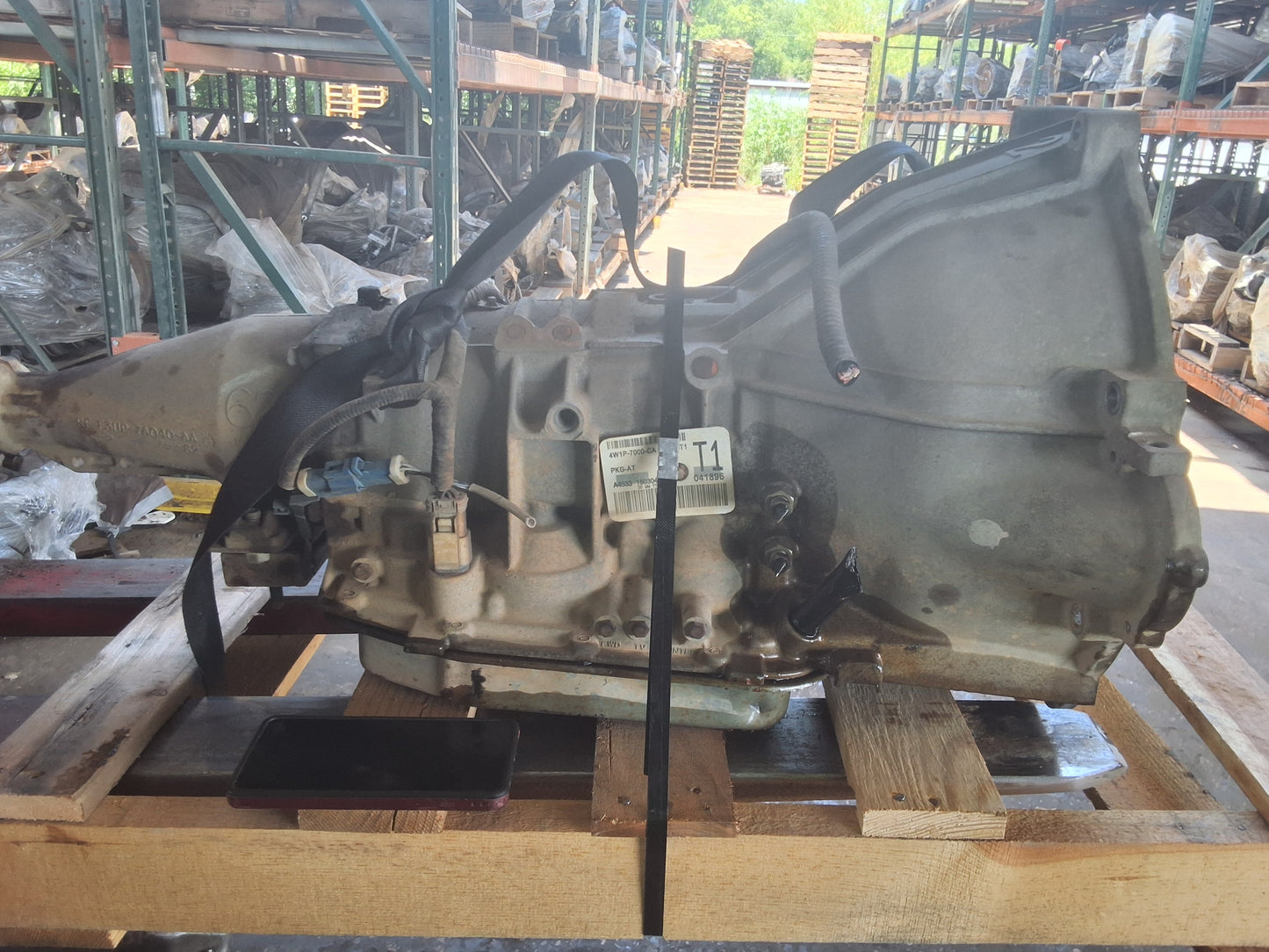2004 LINCOLN TOWN CAR - AUTOMATIC TRANSMISSION -#M19278