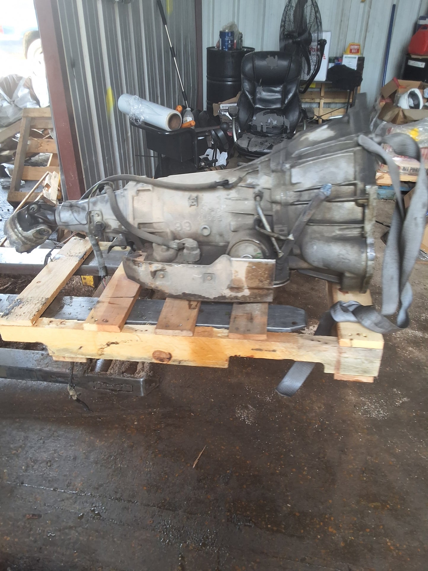 1999-2002 CHEVY SUBURBAN  - AUTOMATIC TRANSMISSION -#M19188