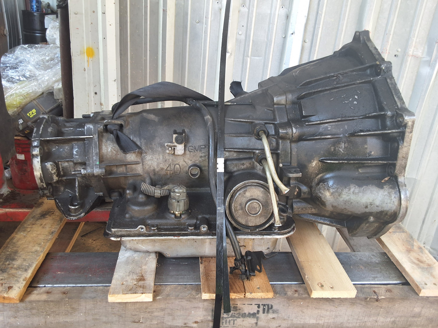 2004 CADILLAC ESCALADE  - AUTOMATIC TRANSMISSION -#M19344