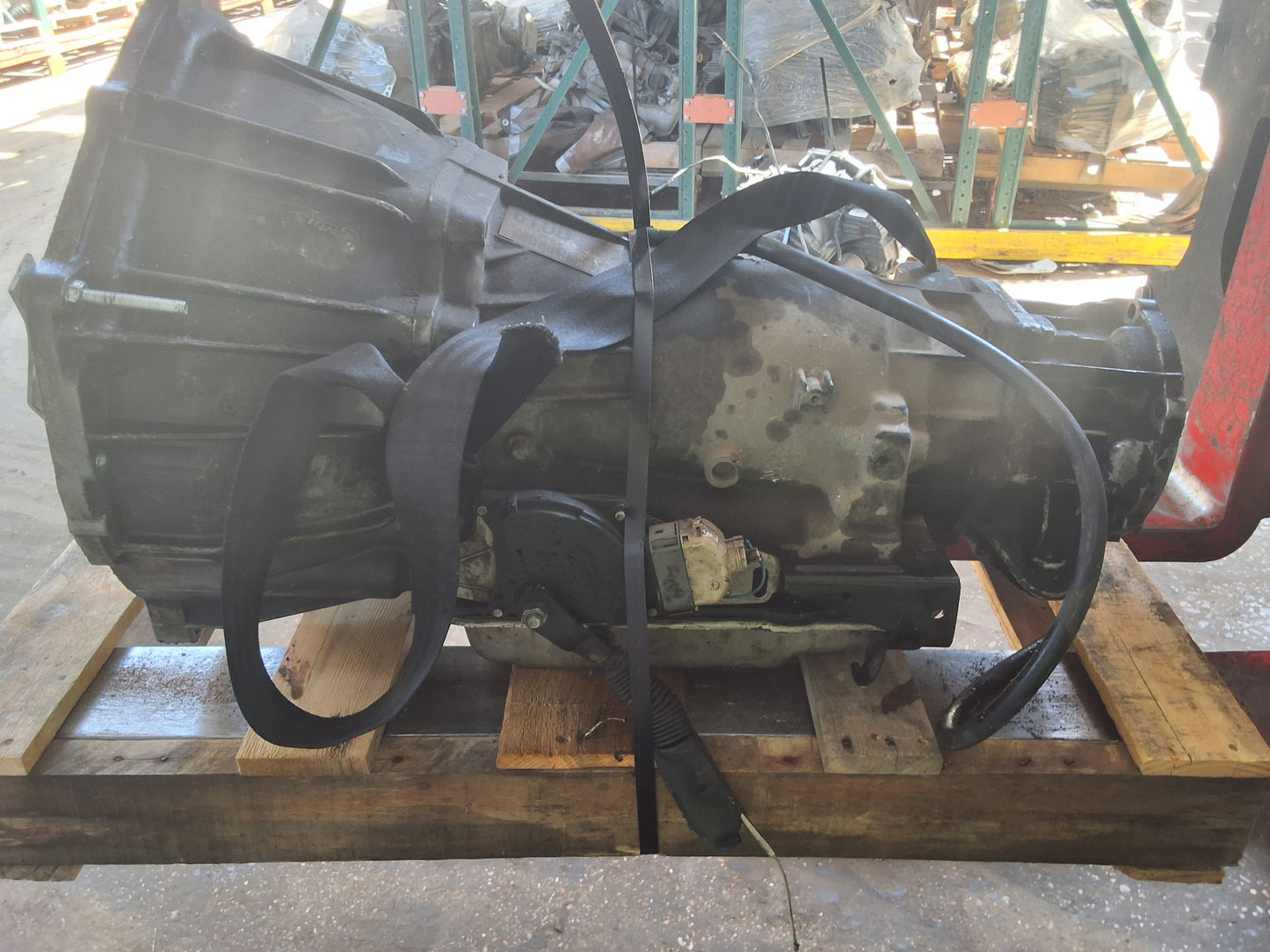 2004 CADILLAC ESCALADE  - AUTOMATIC TRANSMISSION -#M19344