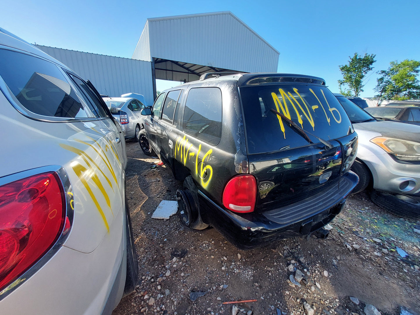 1998-2004 DODGE DURANGO- PARTING OUT- MV-16- # M18826