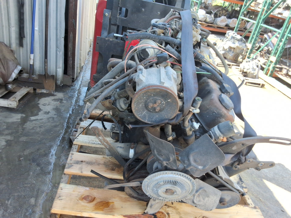 1980-1986 FORD F150  4.9 L ENGINE - #M17308