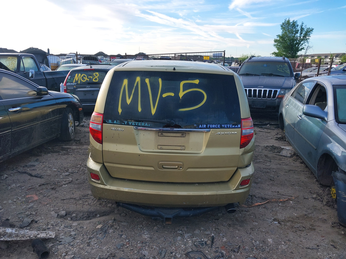 2002 Isuzu Axiom - Stock #: M18815 - MV-5