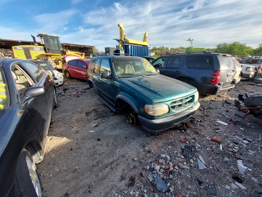 1995-2002 FORD EXPLORER- PARTING OUT- MV-15- # M18825