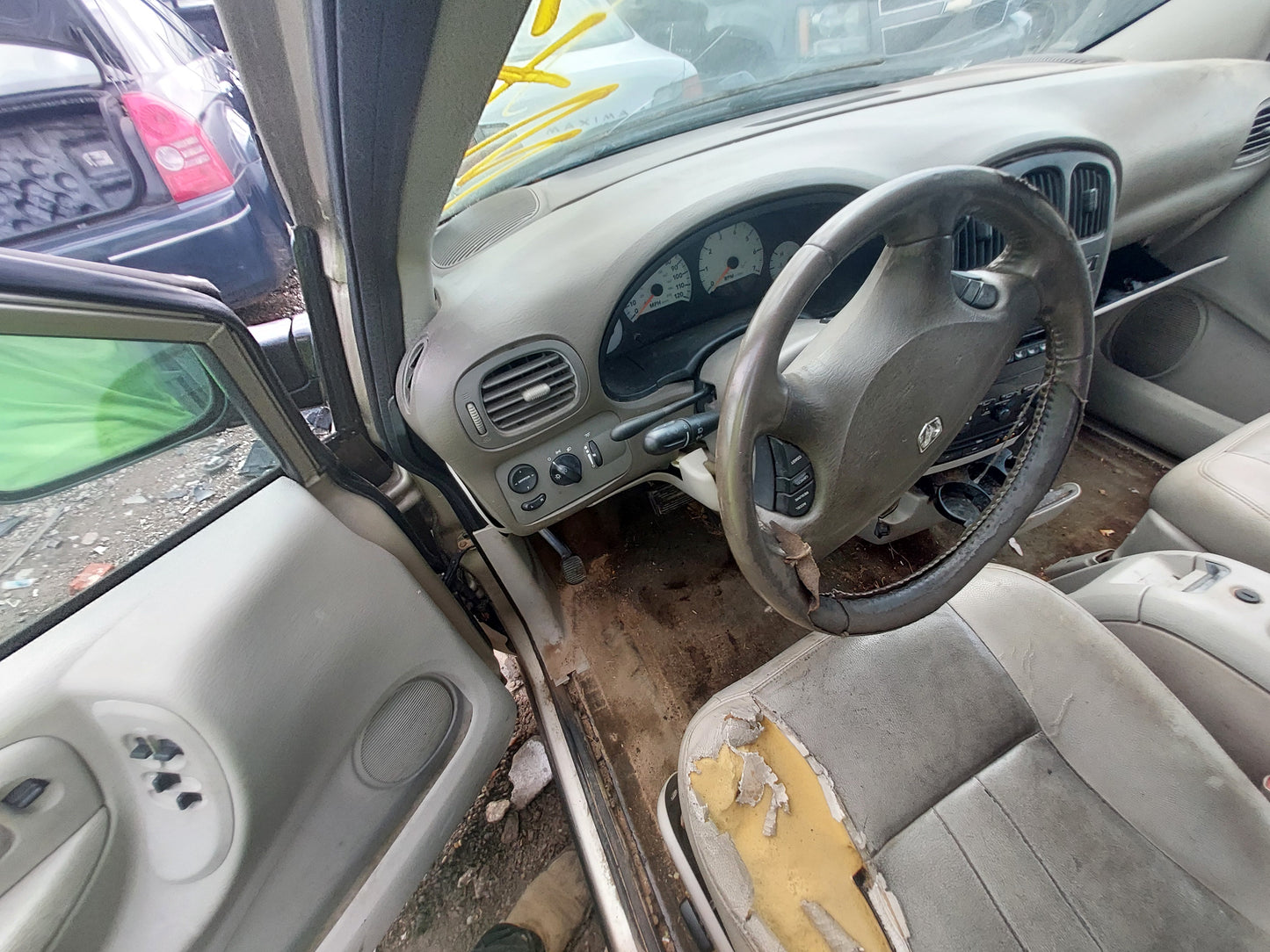 2005 Dodge Caravan - Stock #: M18852 - MX-2