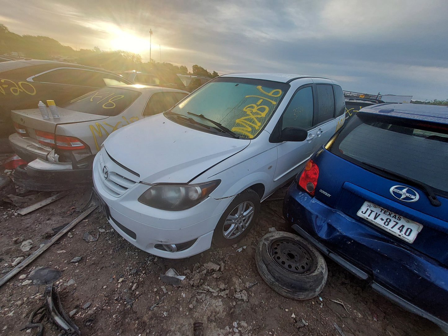 2004 Mazda MPV - Stock #: M18906 - MXB-16