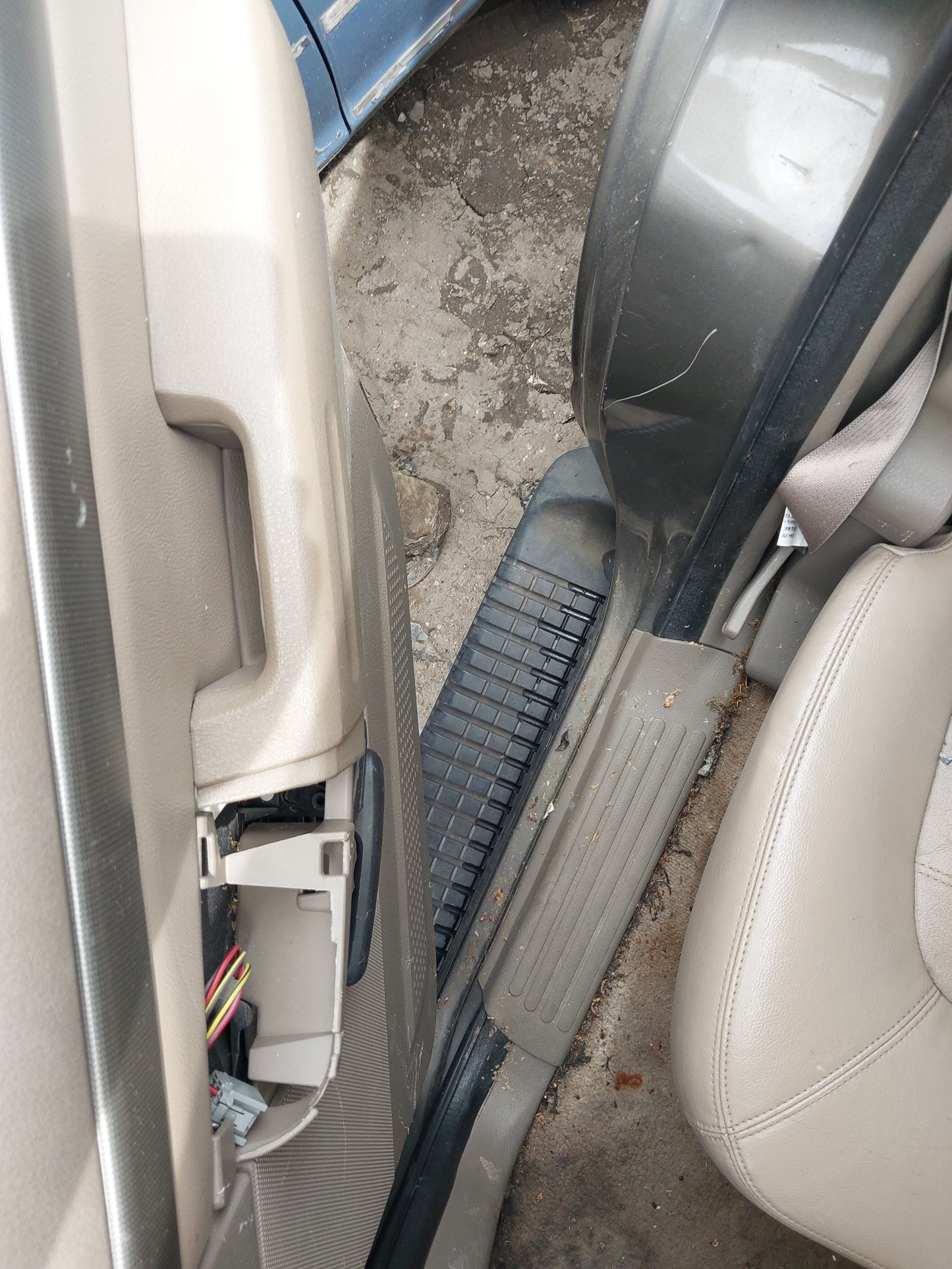 2002-2005 Ford Explorer - Stock #: M18900