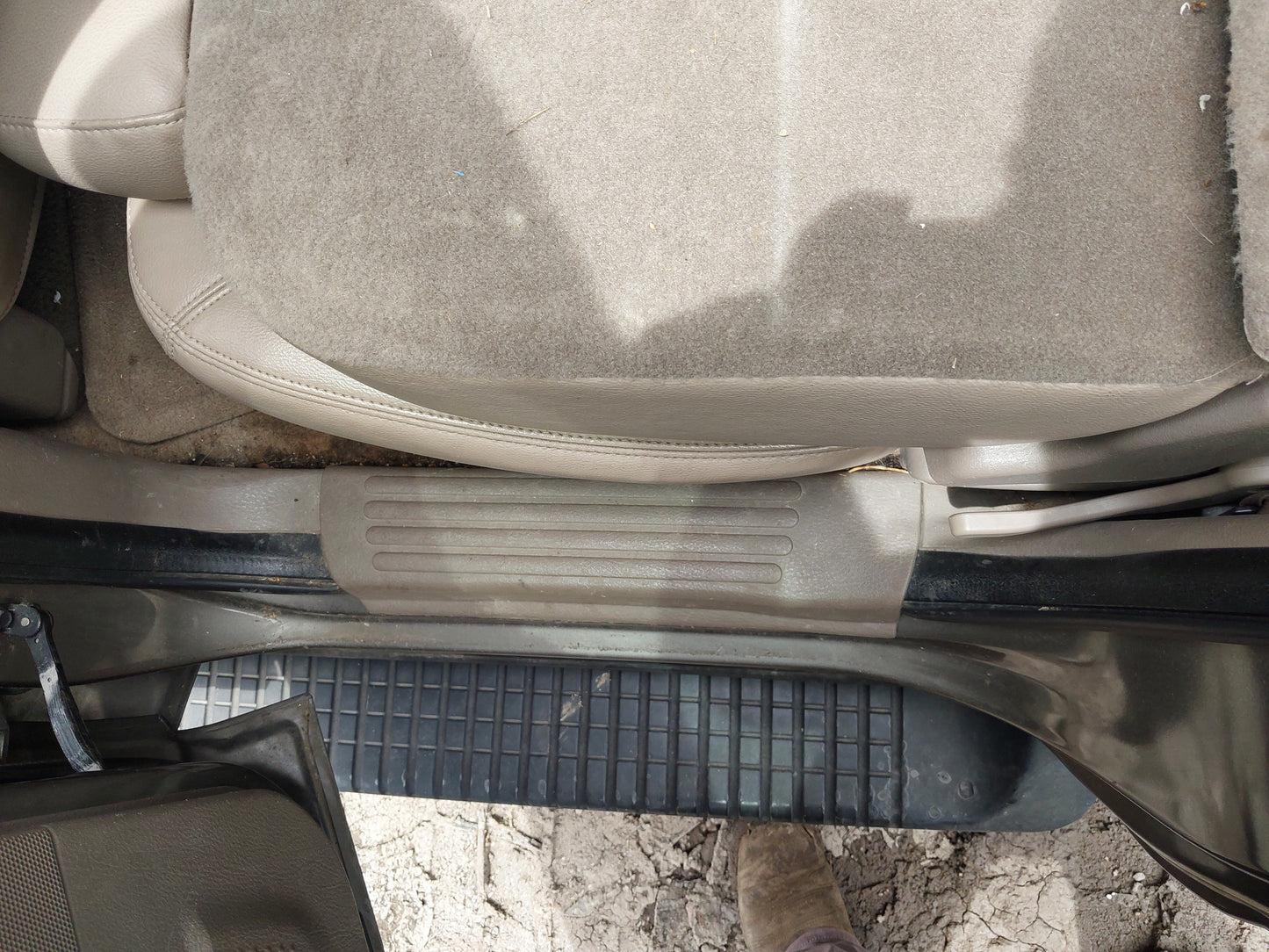2002-2005 Ford Explorer - Stock #: M18900