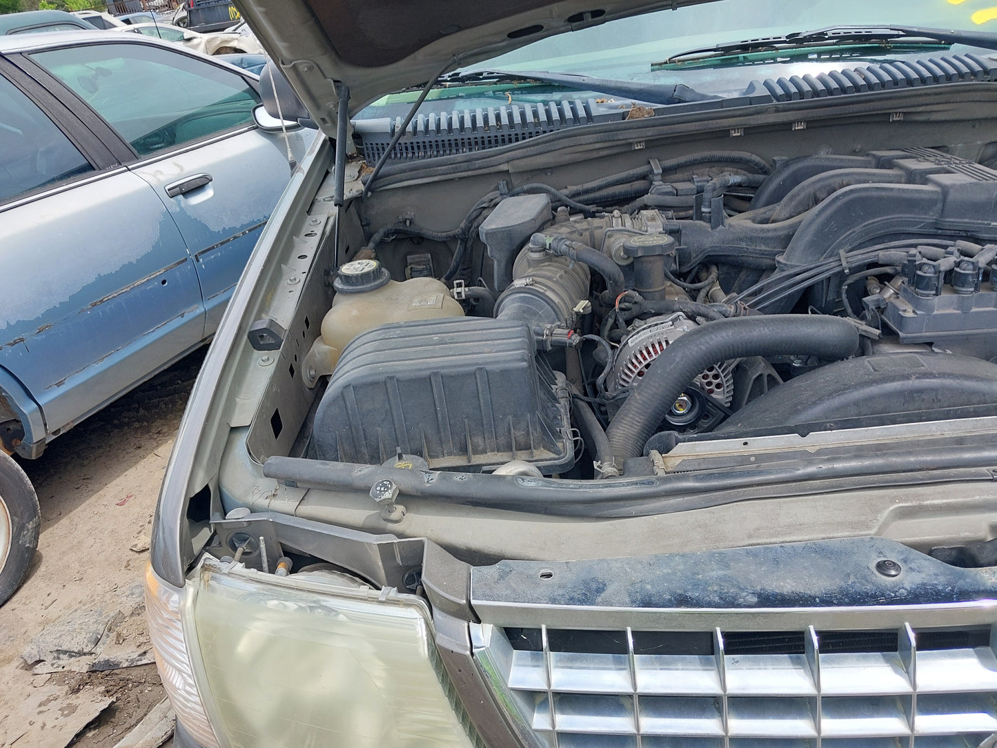 2002-2005 Ford Explorer - Stock #: M18900
