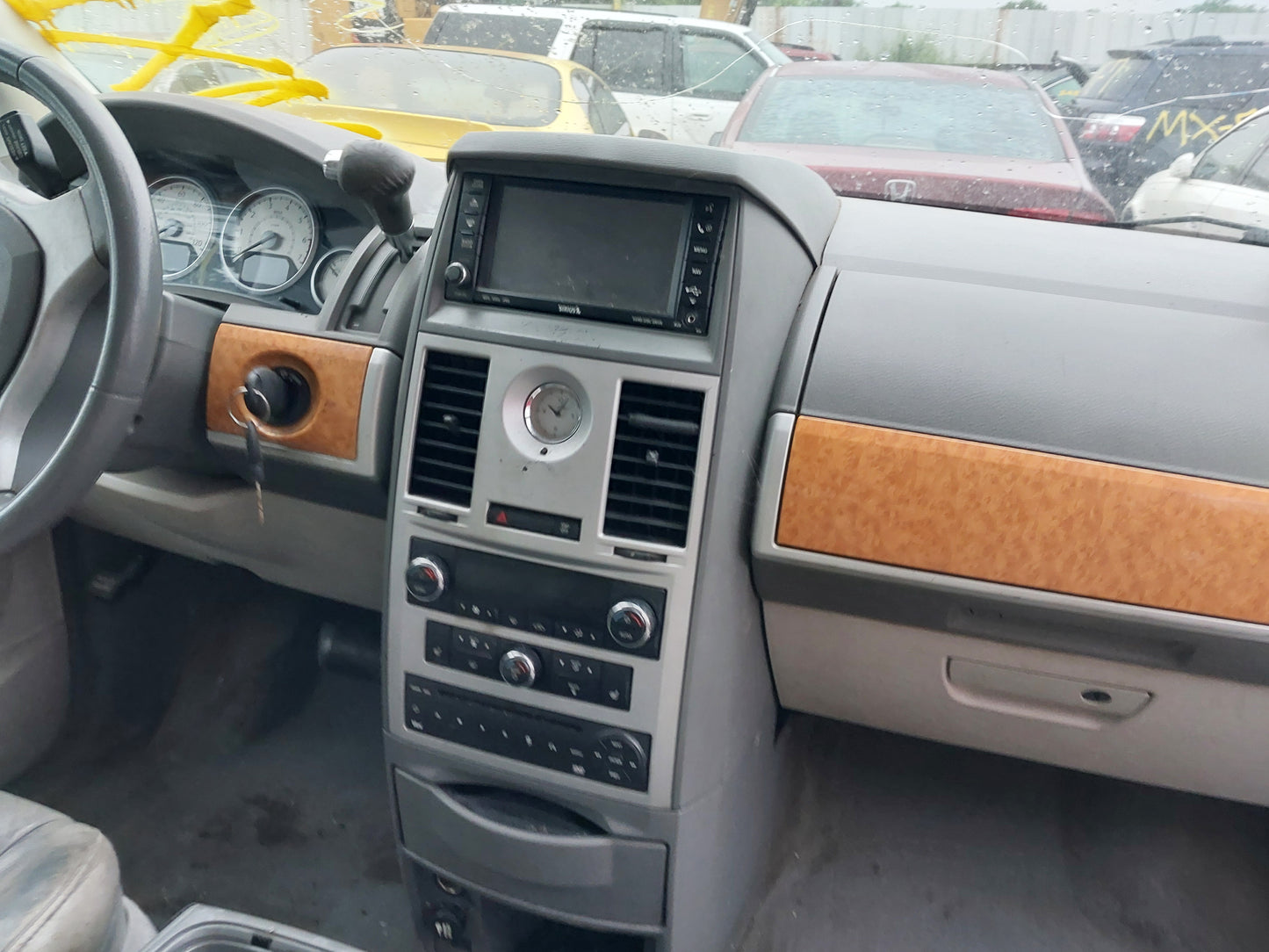 2008-2010 Chrysler Town & Country - Stock #: M18892