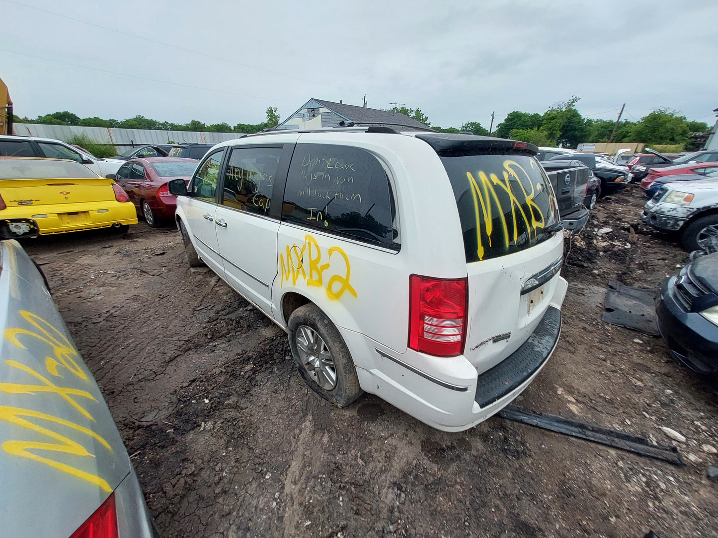 2008-2010 Chrysler Town & Country - Stock #: M18892