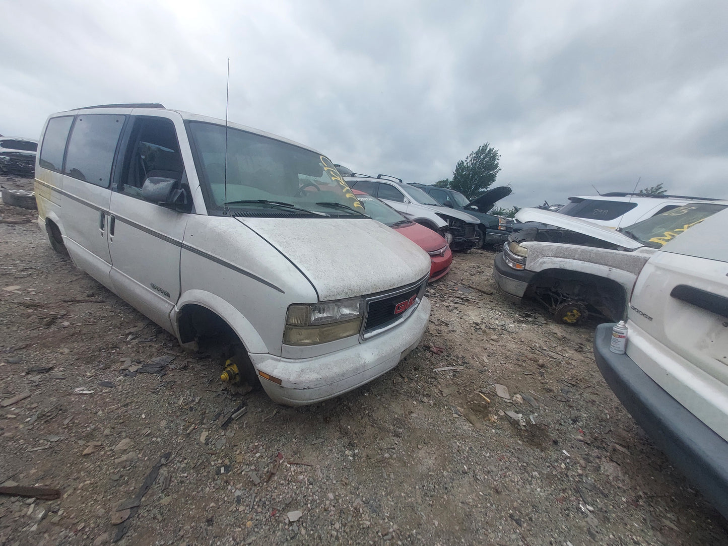 1995-2005 GMC SAFARI - PARTING OUT-MXK- 12 Stock #:M19082