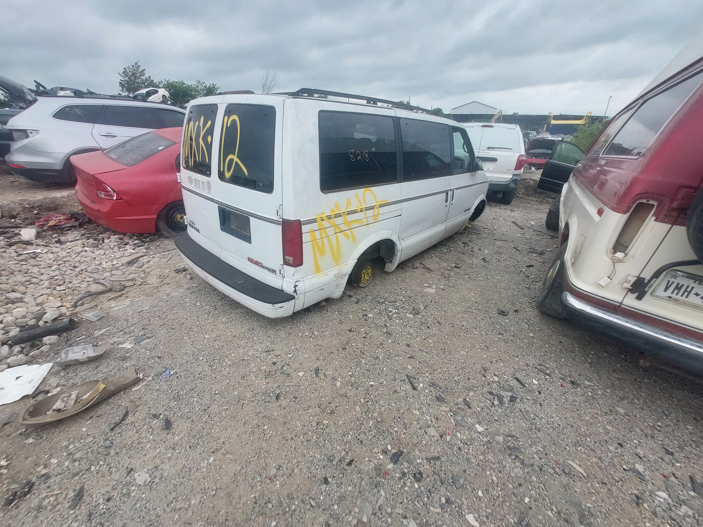 1995-2005 GMC SAFARI - PARTING OUT-MXK- 12 Stock #:M19082