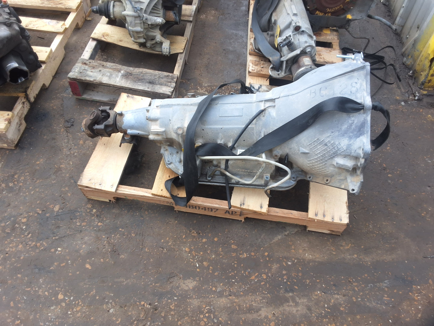 1997 - 1998 CHEVY SILVERADO  -  AUTOMATIC TRANSMISSION - #M18540