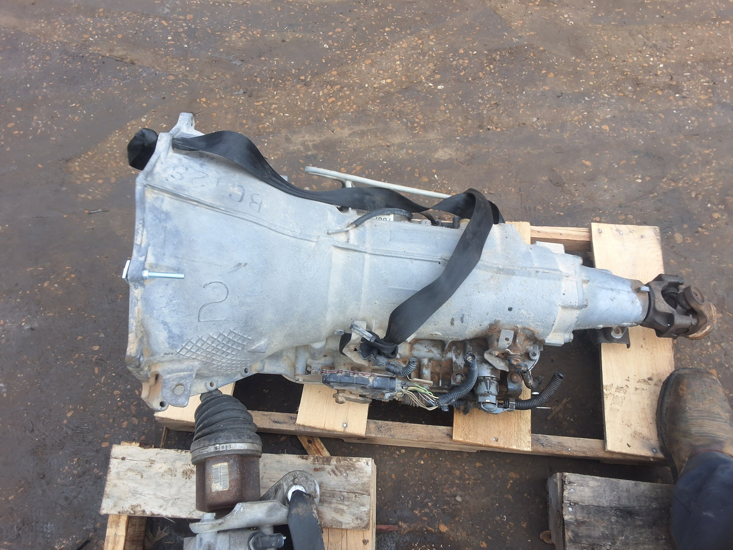 1997 - 1998 CHEVY SILVERADO  -  AUTOMATIC TRANSMISSION - #M18540