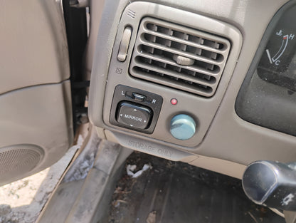 1998 - 2002 Toyota Corolla - Stock #: M18817 MV-17
