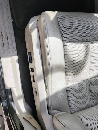 2010 LINCOLN NAVIGATOR - STOCK #M18799