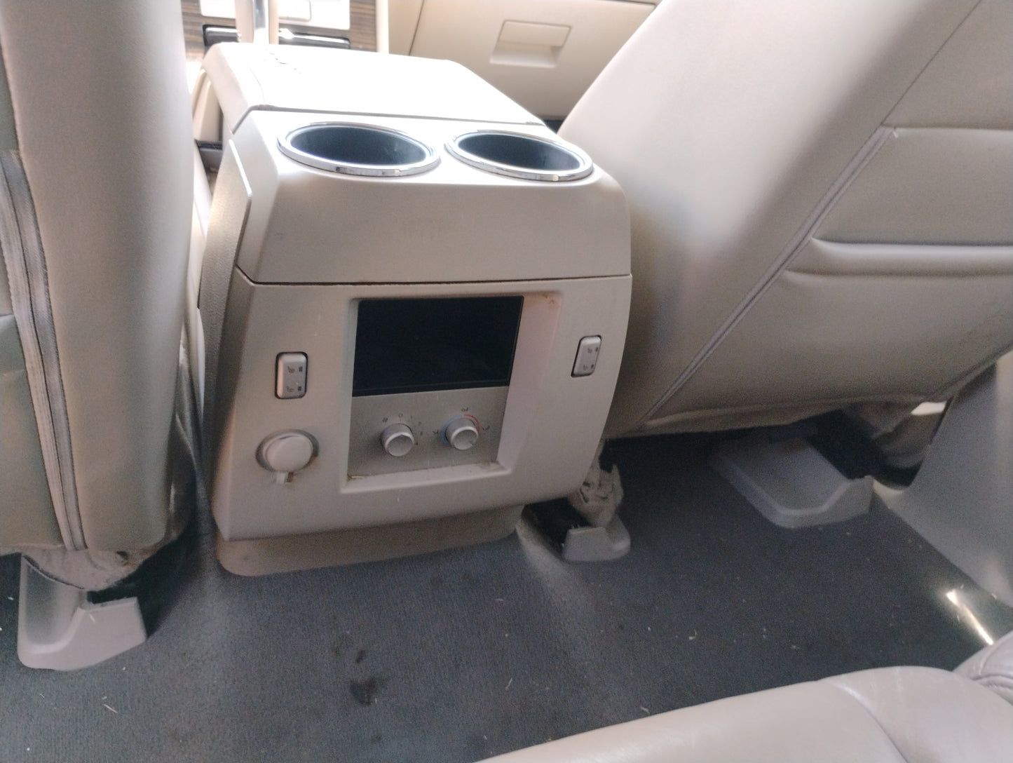 2010 LINCOLN NAVIGATOR - STOCK #M18799