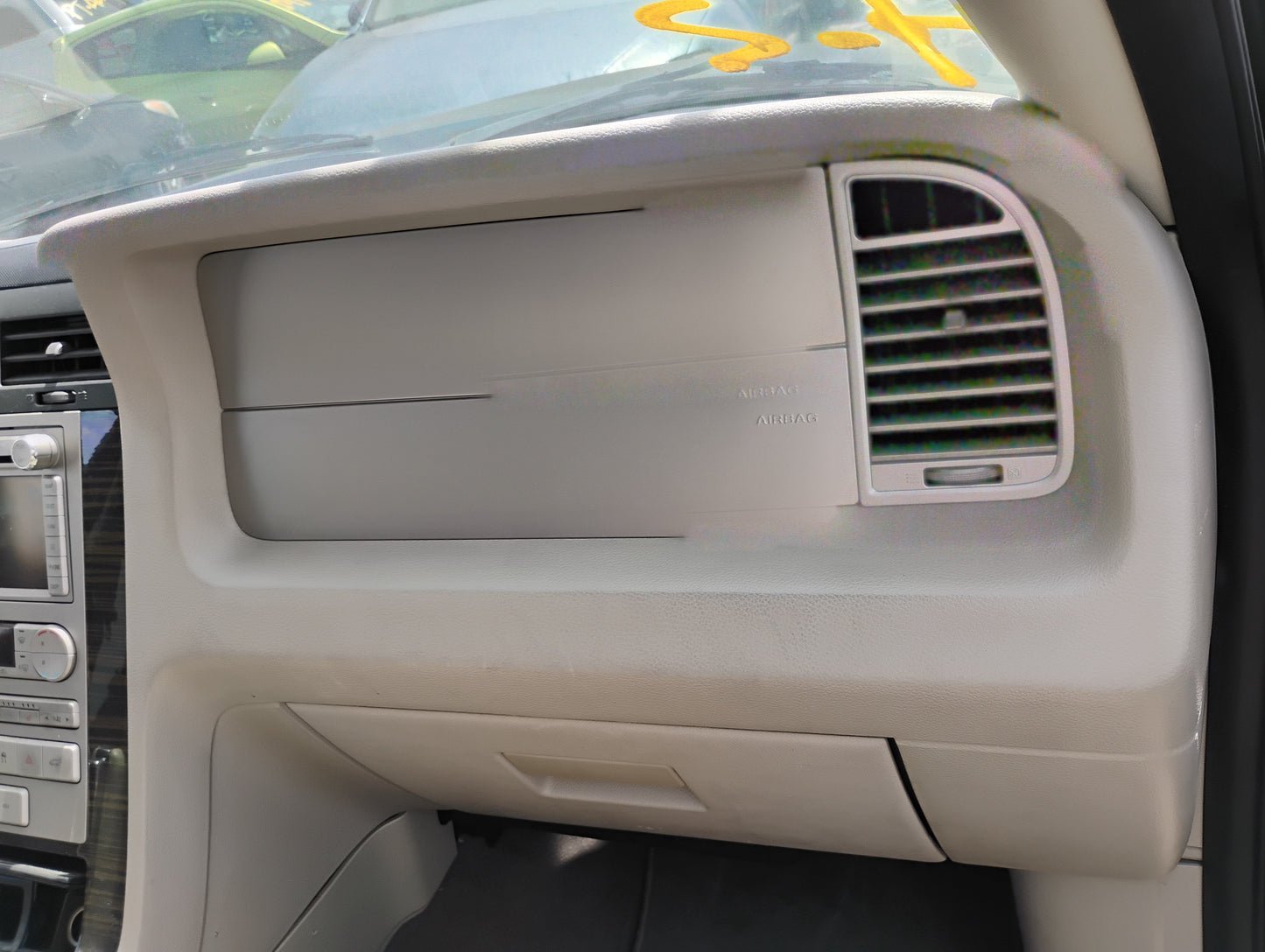 2010 LINCOLN NAVIGATOR - STOCK #M18799