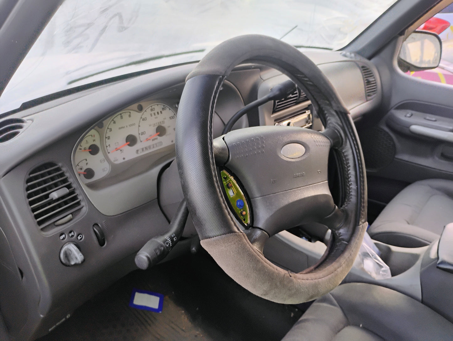2001-2005 FORD EXPLORER  - PARTING OUT-MXF-14  Stock #:M18984