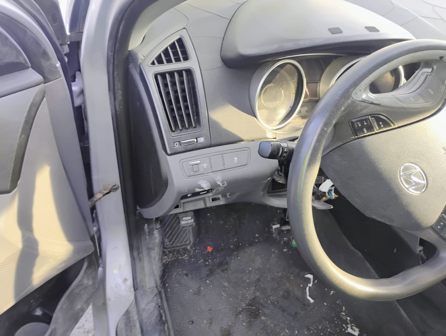 2011 HYUNDAI SONATA - STOCK #M18971